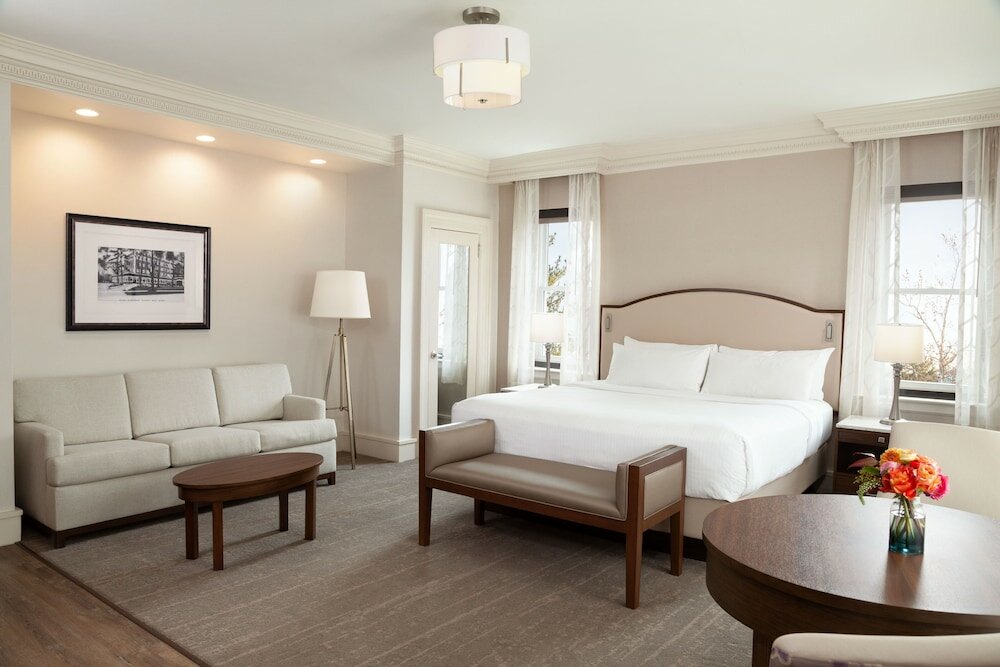 Фото The Grand Summit Hotel