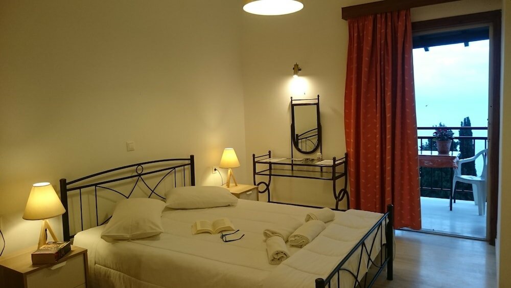 Фото Aronis Apartments