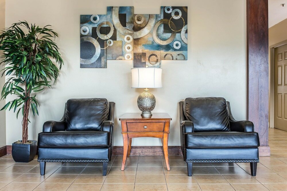 Фото Suburban Studios near University of North Carolina-Charlotte