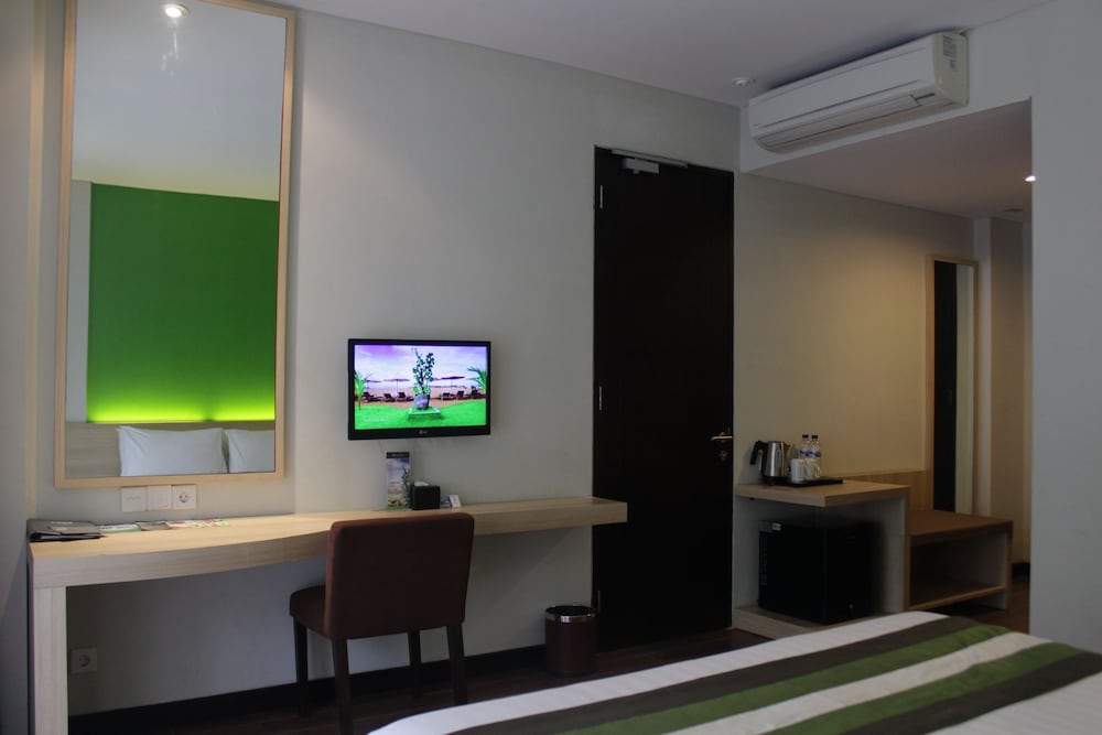 Фото Grand Whiz Hotel Nusa Dua Bali