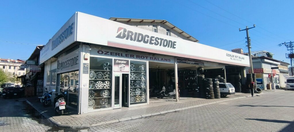 Магазин автозапчастей и автотоваров Bridgestone - Mustafa Özer, Фетхие, фото