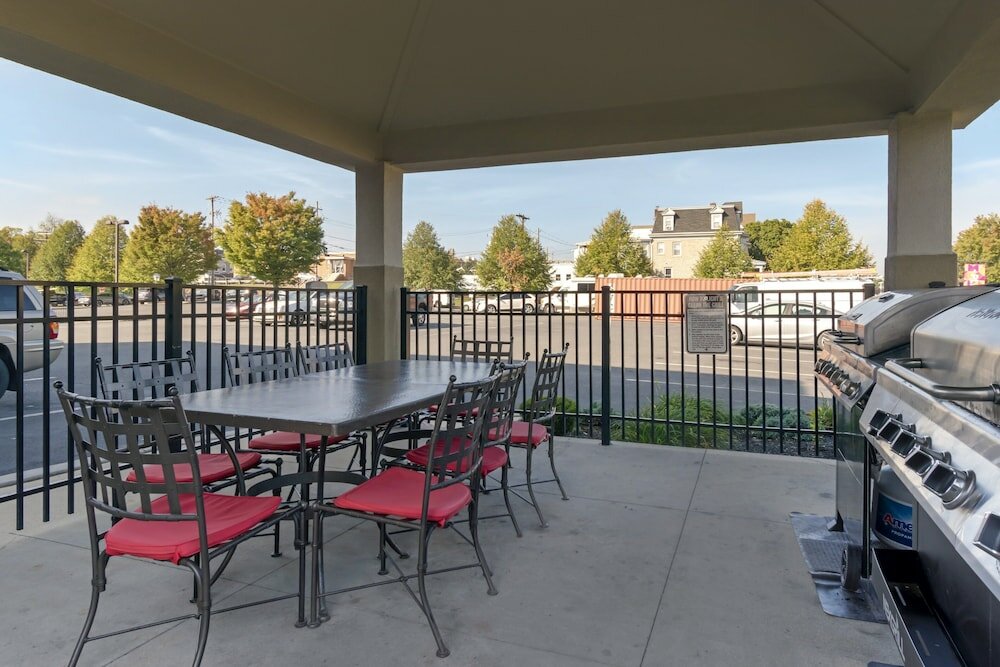 Фото Candlewood Suites Reading, an Ihg Hotel