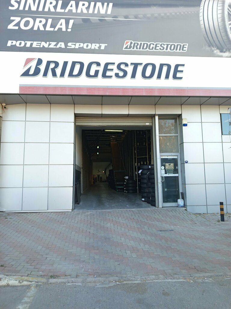 Auto parts and auto goods store Bridgestone Mbu, Izmir, photo