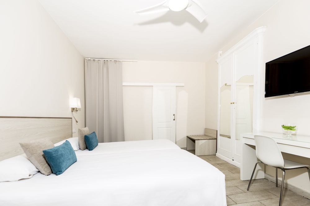 Фото Hotel Madrid