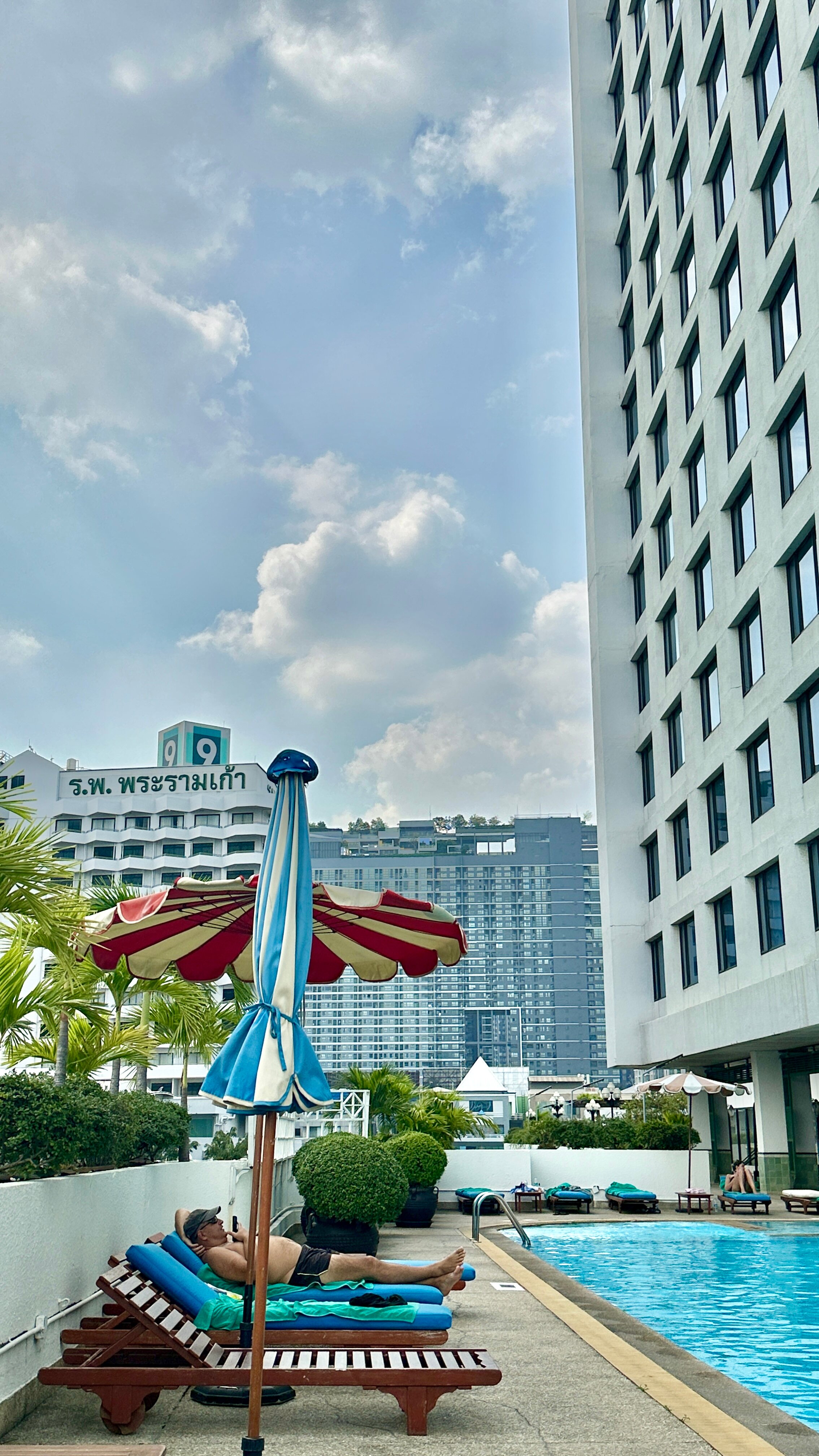 Фото Golden Tulip Sovereign Hotel