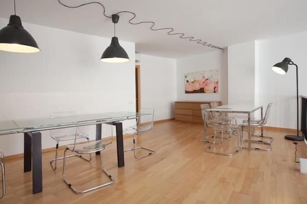 Фото Park Guell Apartments