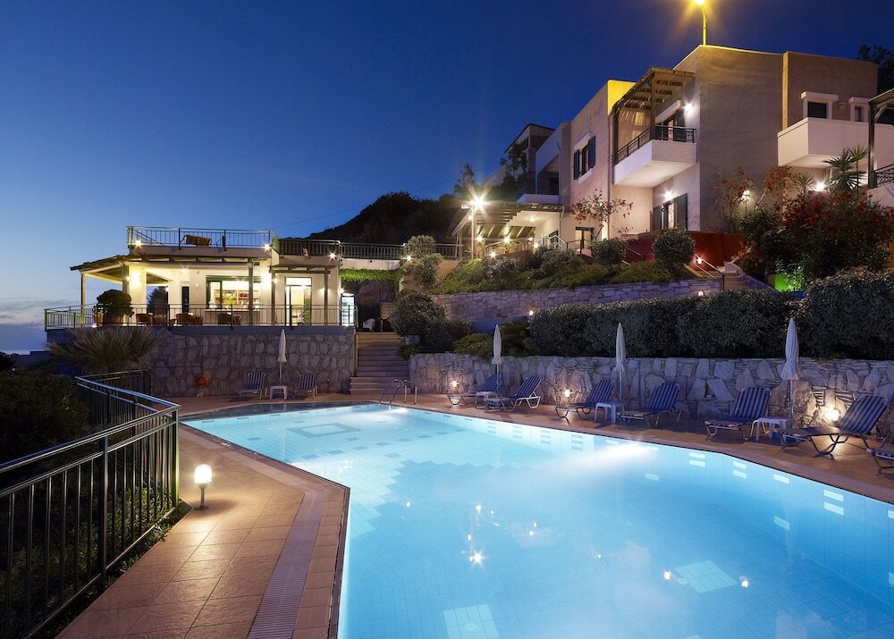 Фото Erivolos Hotel Apartments