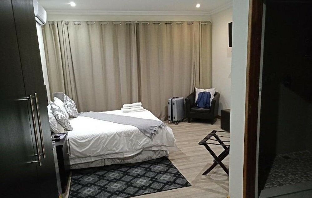 Фото Sand River Guest House