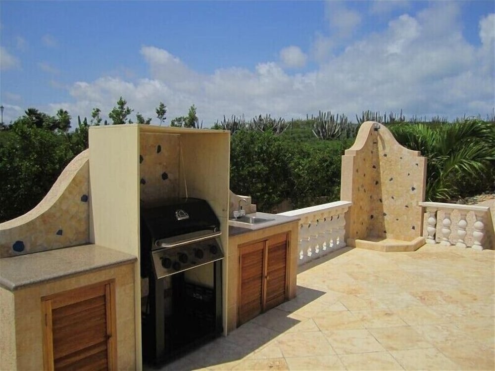 Фото Walking to the Beach Villa