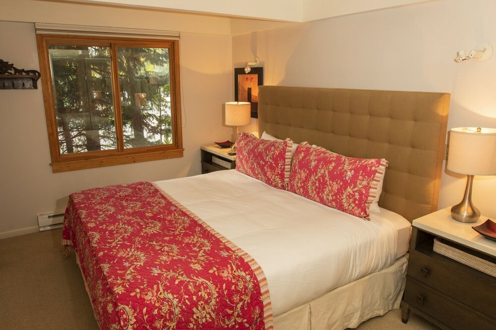 Фото Chateau Blanc Condominiums