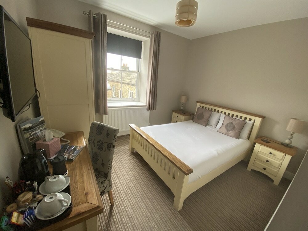 Фото The Three Horseshoes Hotel