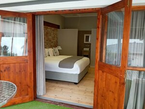 Гостиница Two Fat Owls Guesthouse