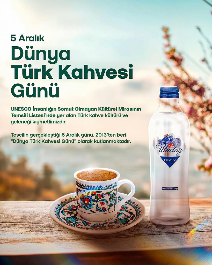 Alkolsüz içecekler Uludağ İçecek ve Maden Suyu Fabrikaları, Bursa, foto