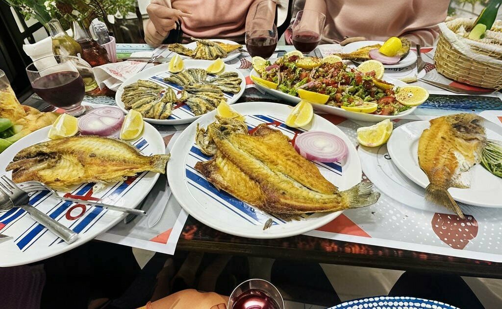 Рыба и морепродукты Sümer Balıkçısı & Restaurant, Болу, фото