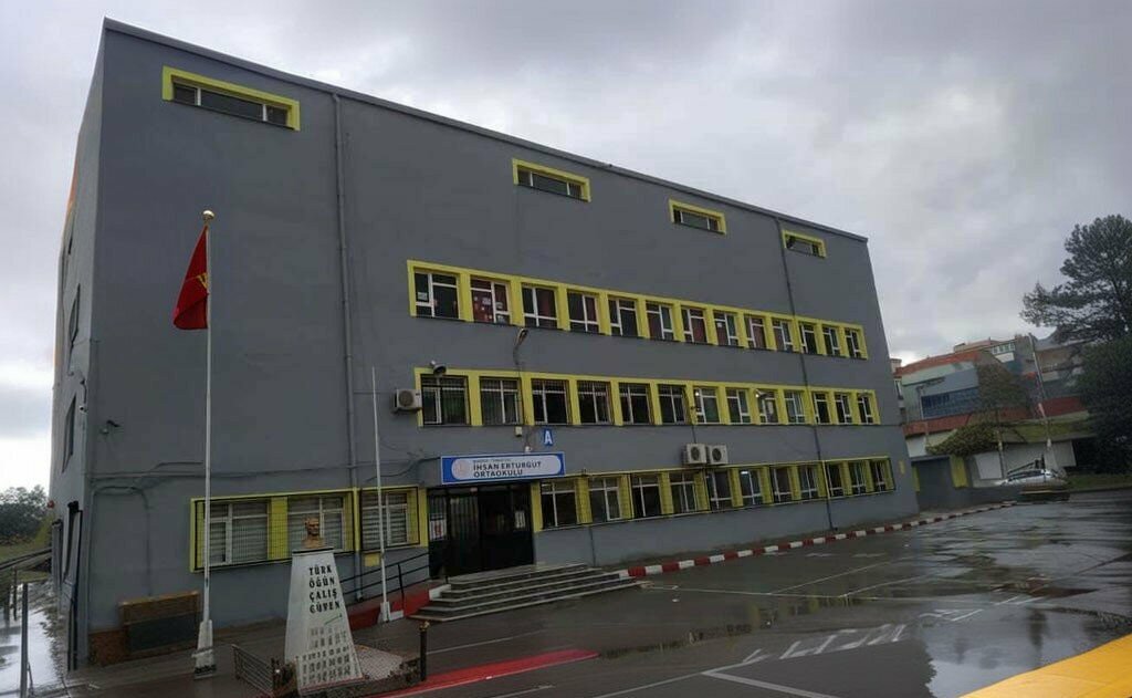 School Ihsan Erturgut Middle School, Turgutlu, photo