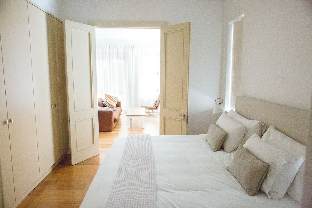 Фото The Majestic Apartment