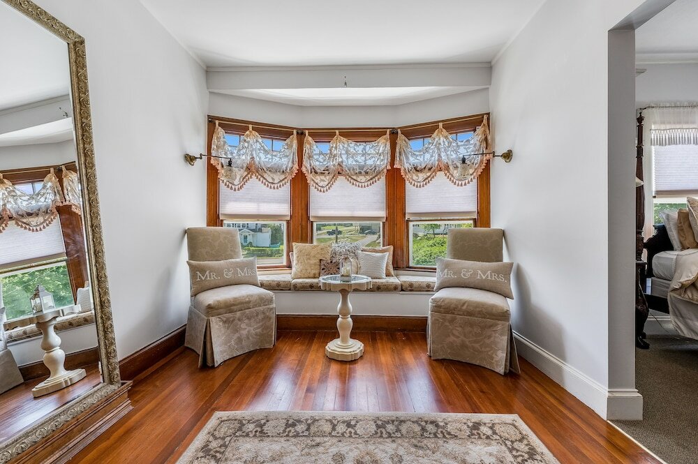 Фото Castle Manor Inn