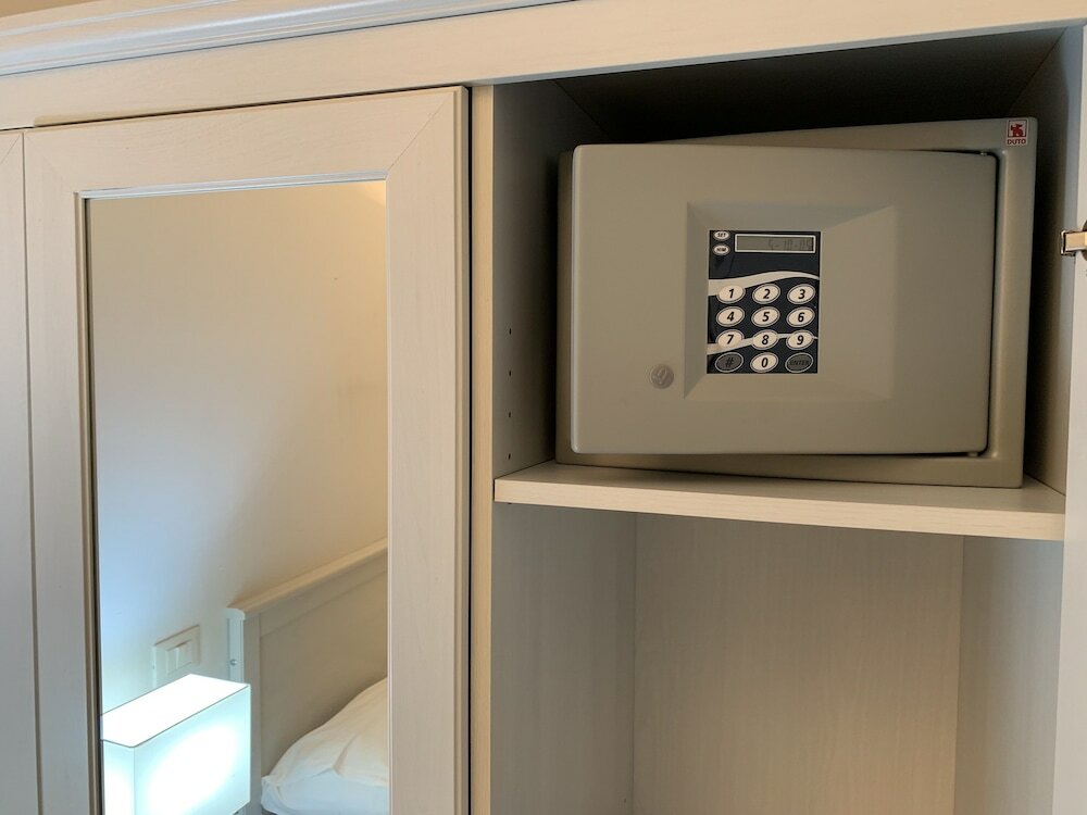 Фото Tiburtina Suites