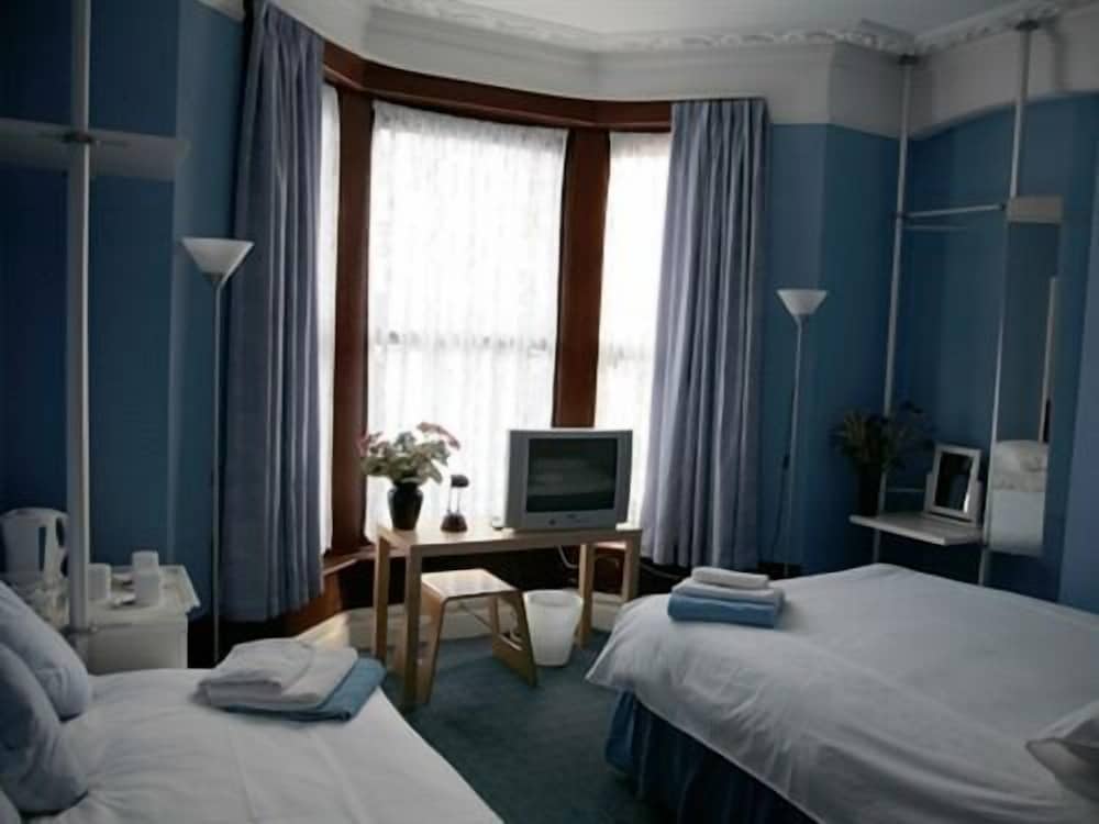 Фото Claremont House