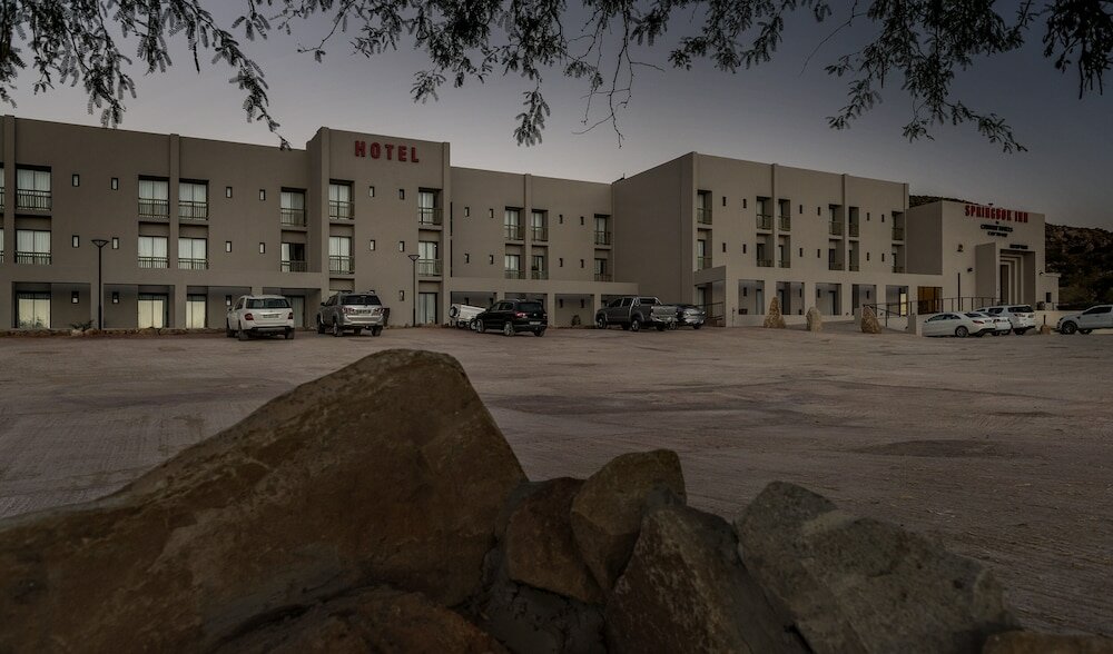 Фото Springbok Inn by Country Hotels