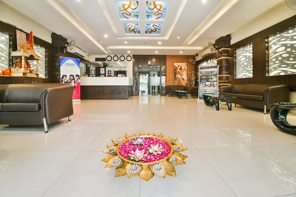 Фото Hotel Flowers Inn