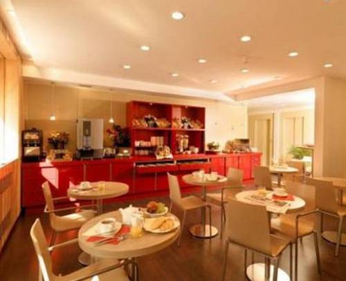 Фото Hotel Ariana 