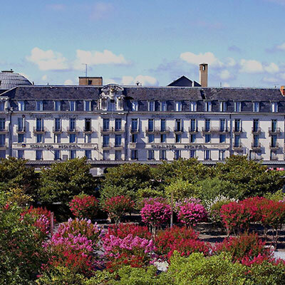 Гостиница Le Grand Hotel De Tours в Туре