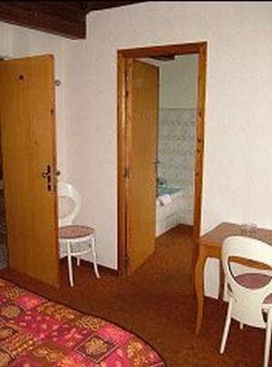 Гостиница Hotel Les Chenets в Гапе