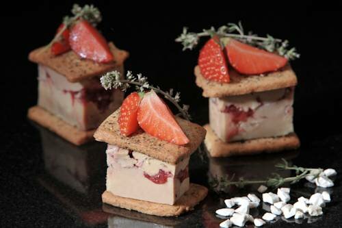 Гостиница Hotel Les Flots Bleus в Сене-Рафаэле