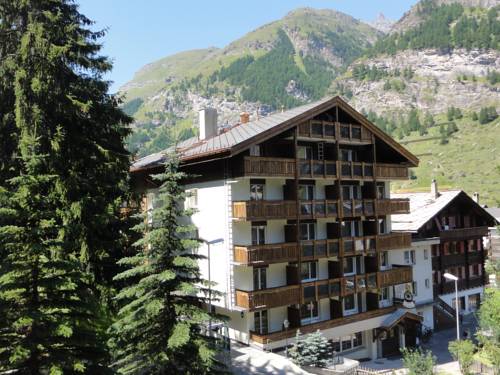 Фото Hotel Holiday