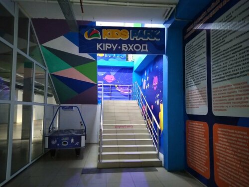 Үлкен әтештерді соратын жетілген әйелдер видео