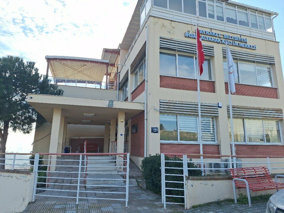 مركز ثقافي Ihsan Alyanak Cultural Center ، إزمير، صورة