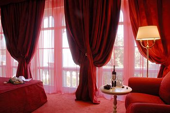 Фото Arbiana Hotel