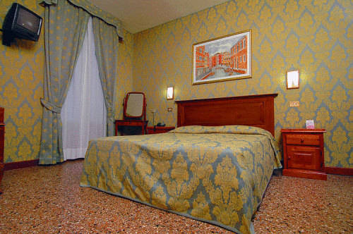Фото Hotel Villa Rosa