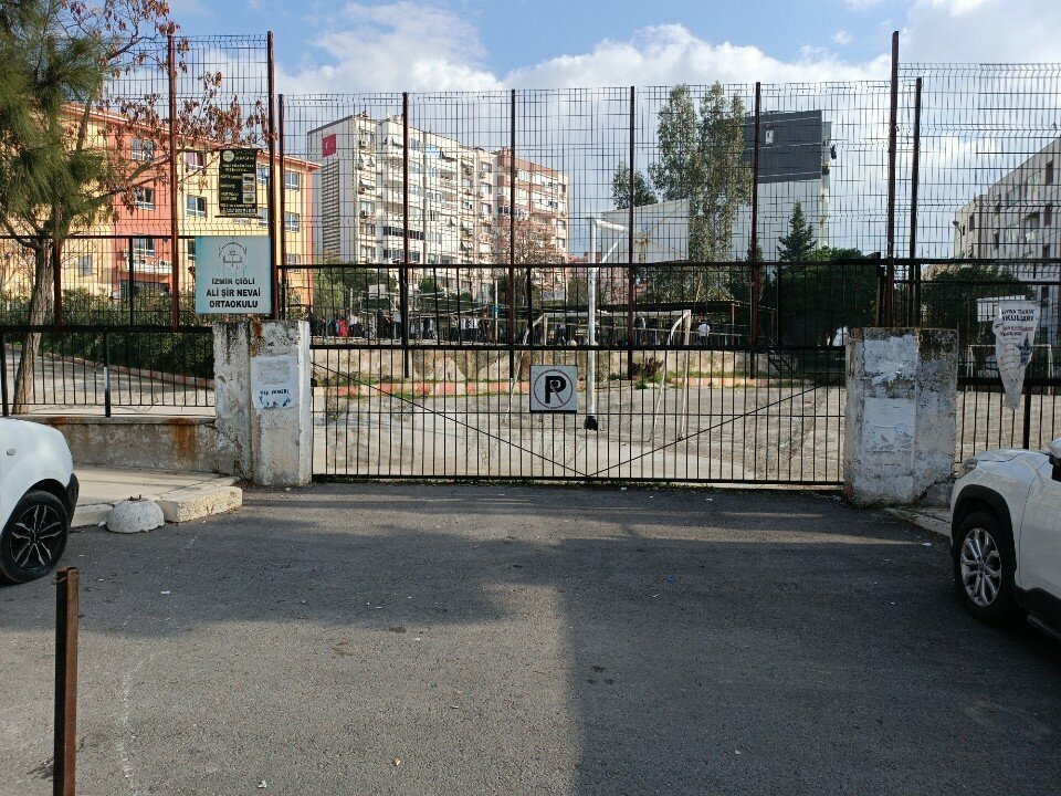 School Ali Sir Nevai Middle School, Izmir, photo