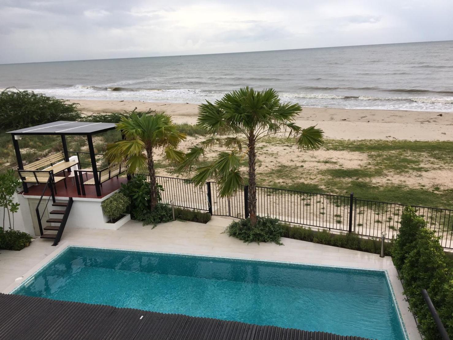 Фото La Playa Beach Front Pool Villa Cha-am