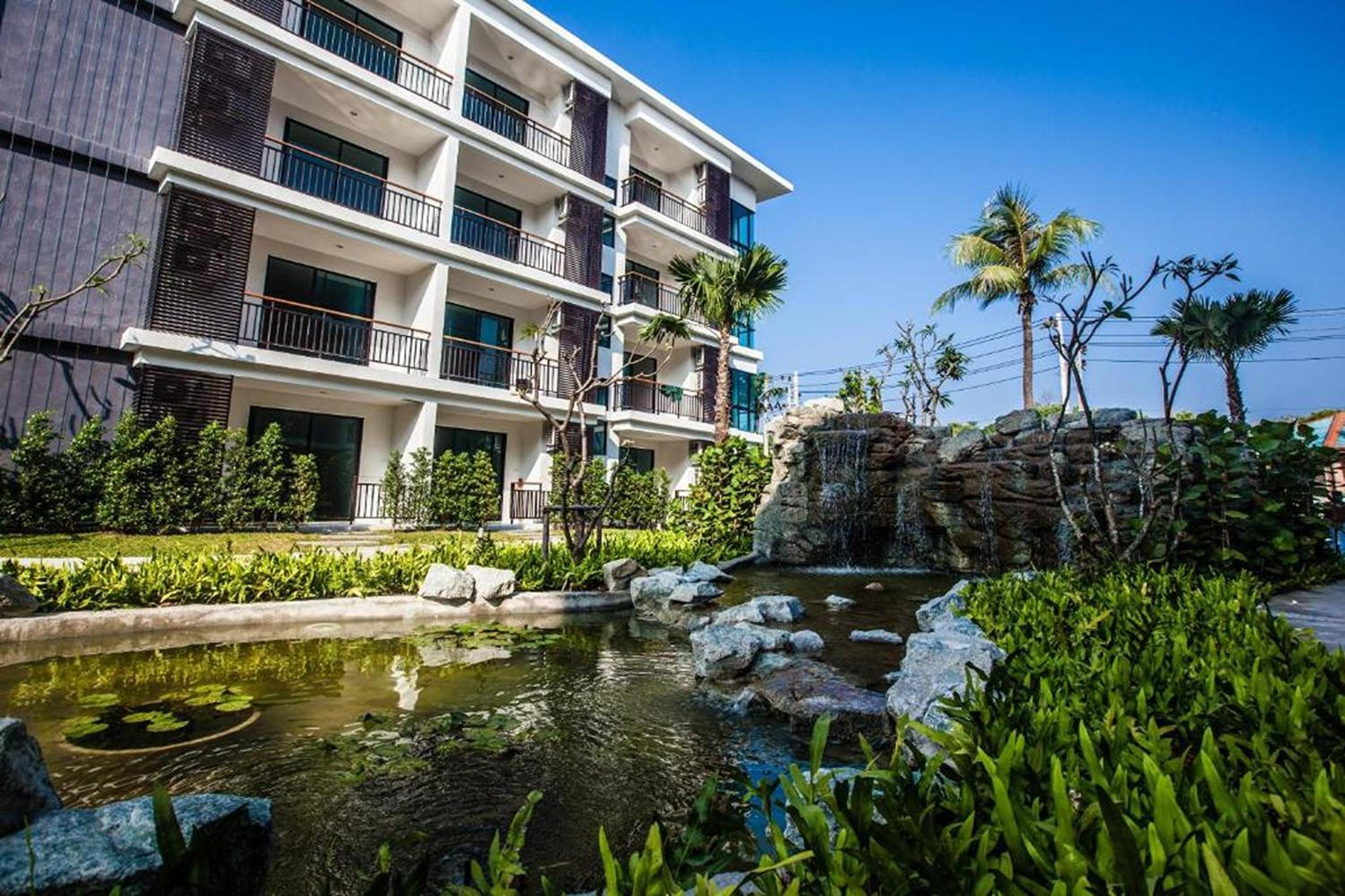 Фото The Title Beach Front