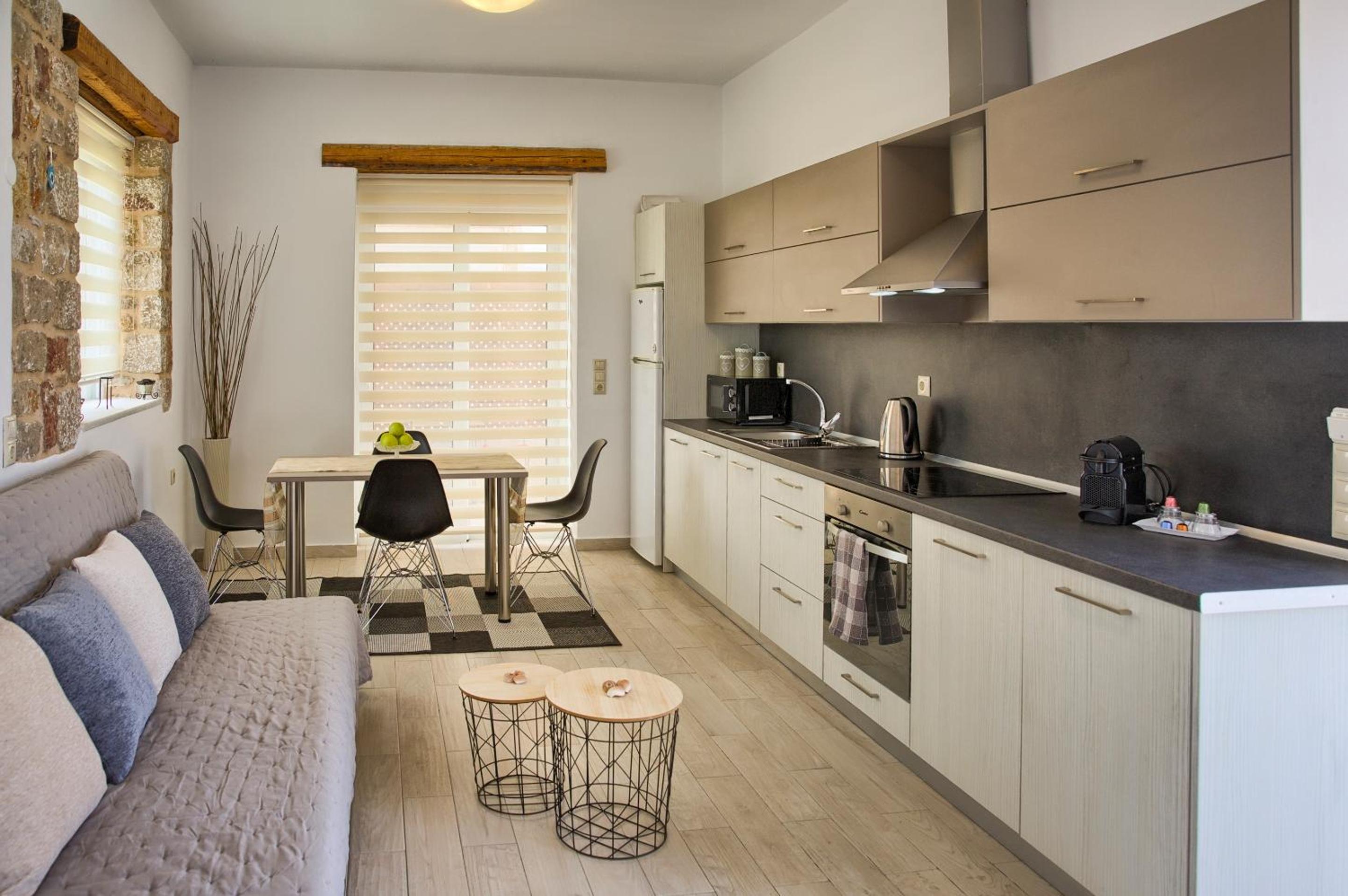 Фото G&k Stone Suites