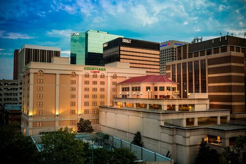 Гостиница Courtyard by Marriott Norfolk Downtown в Норфолке