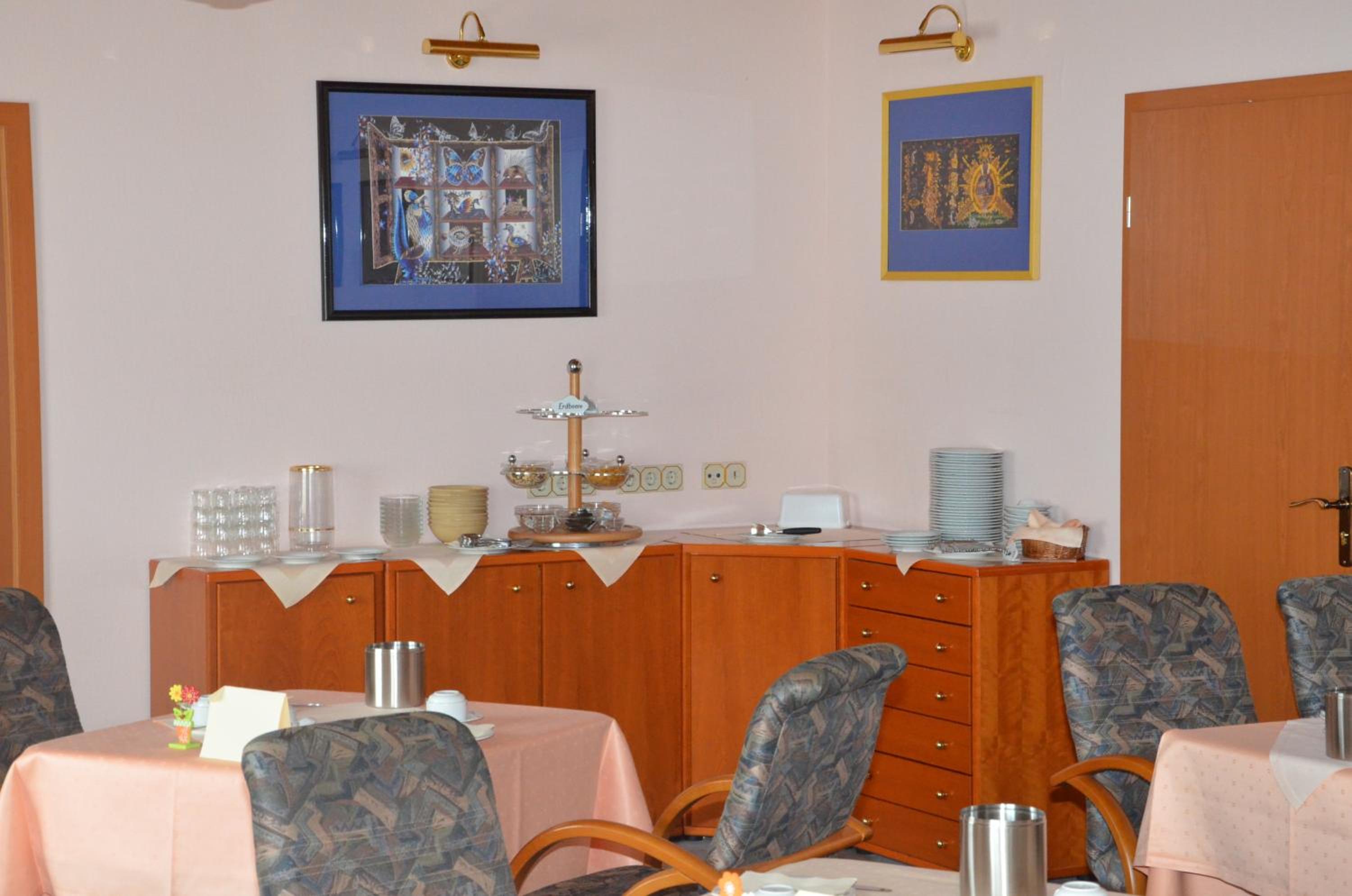 Фото Central Inn Hotel Garni