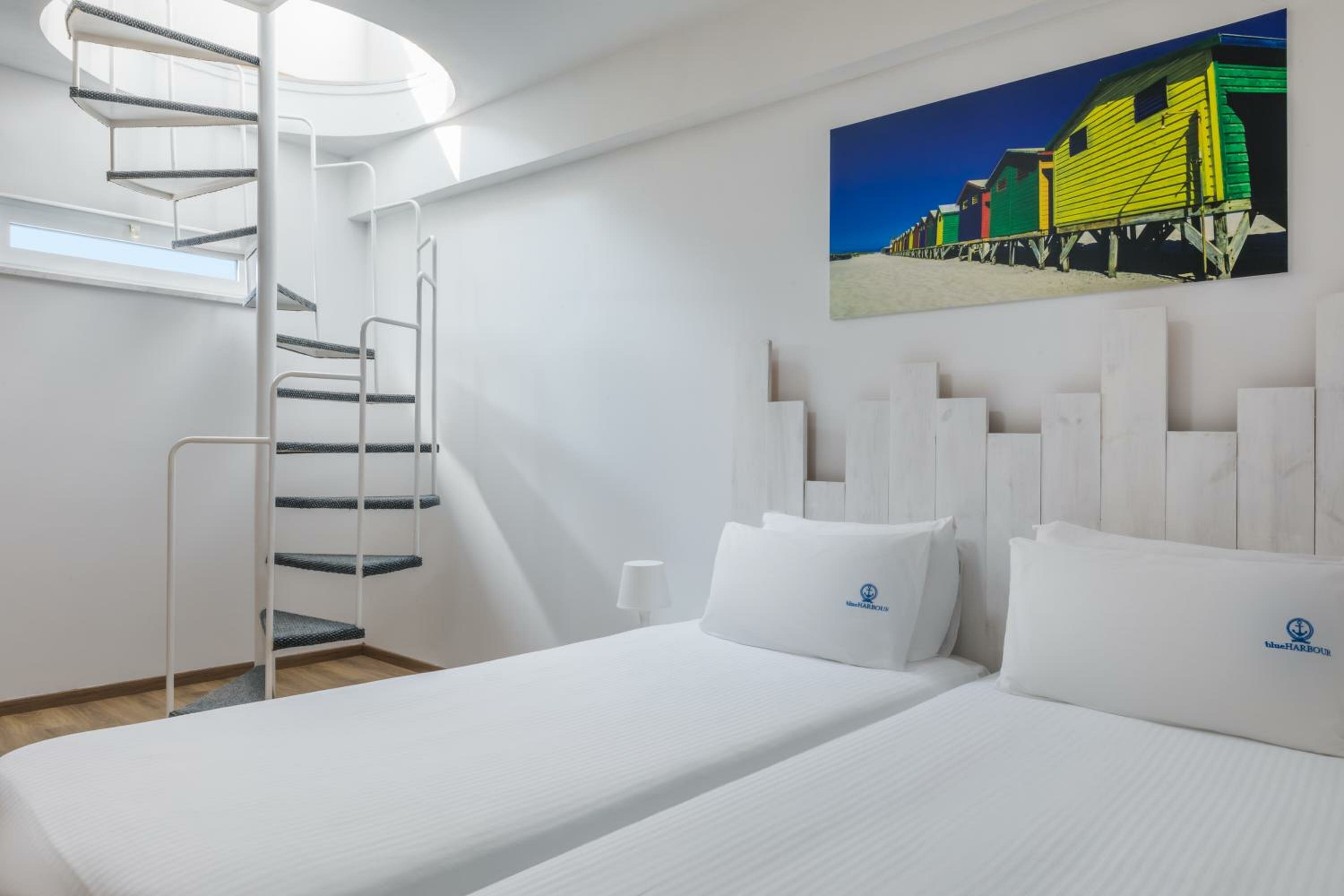 Фото Blue Harbour Boutique