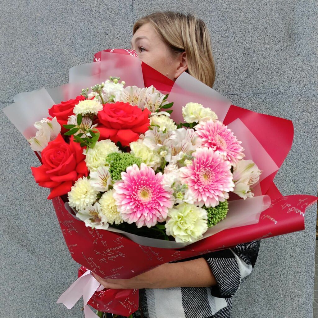 توصيل باقات الزهور Аленький цветочек ، تيومين، صورة