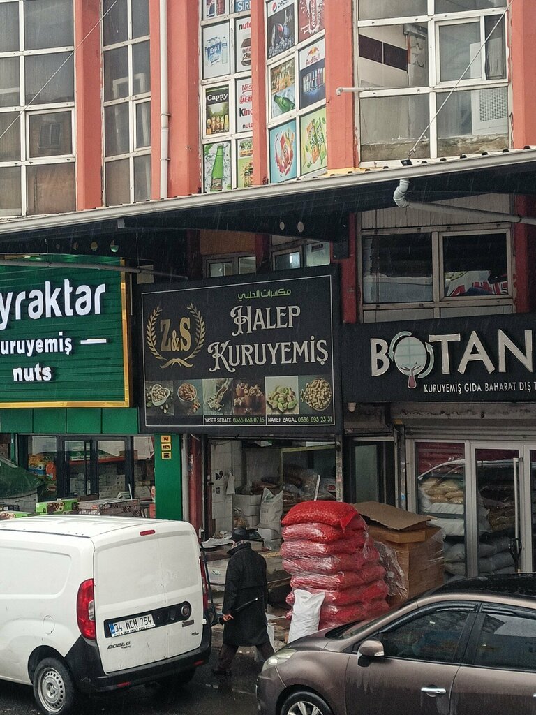 Nuts, snacks, dried fruits Aleppo Nuts, Istanbul, photo