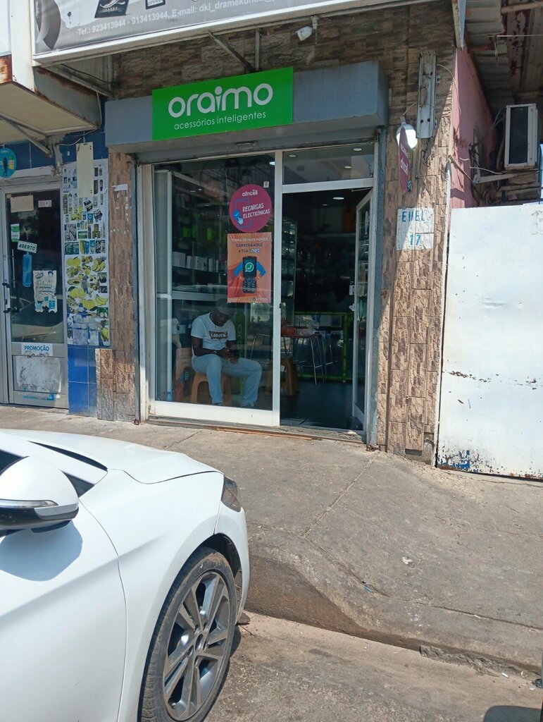 Hotel operator Oraimo, Loanda, photo