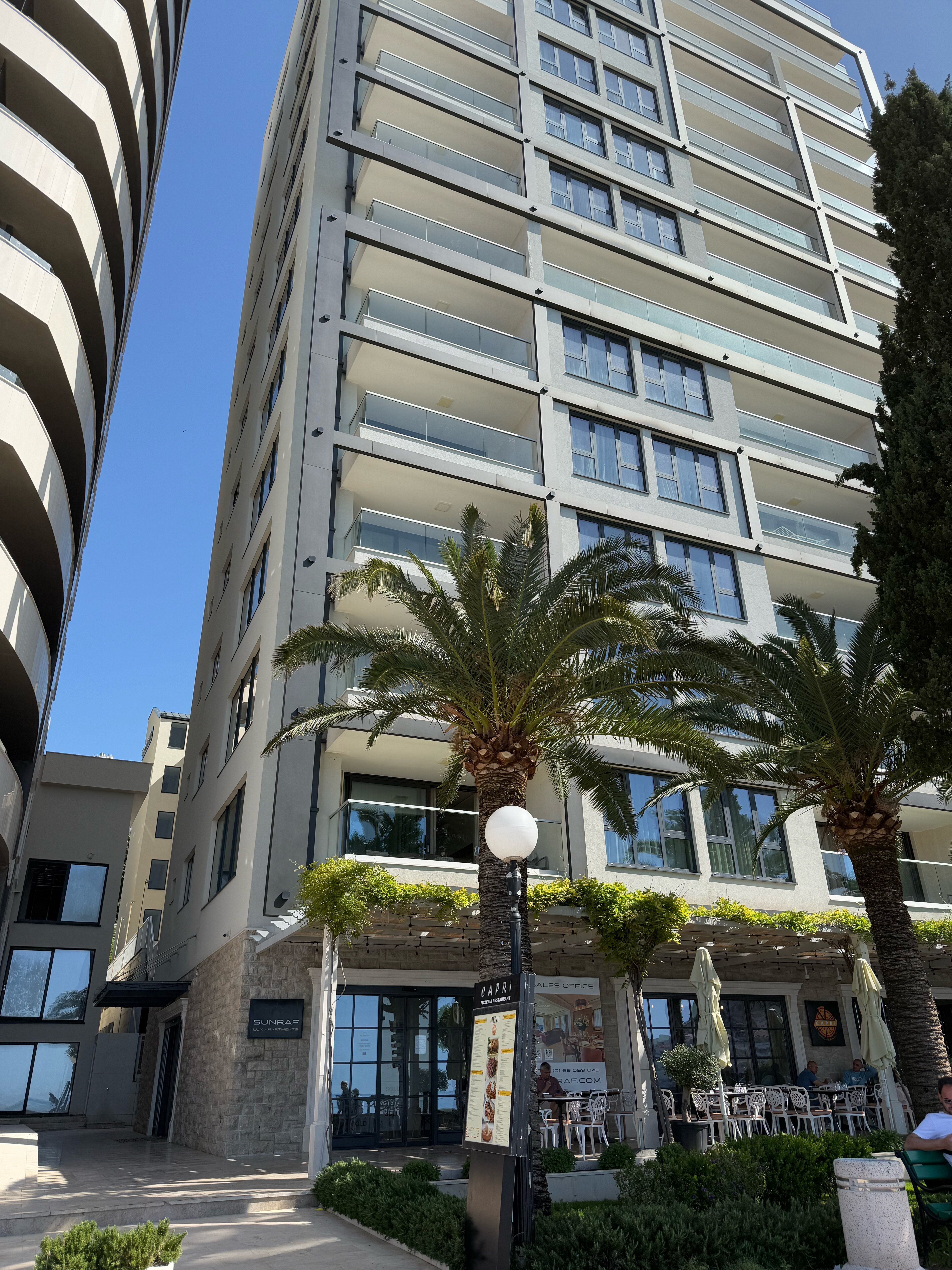 Фото Sunraf Luxe Apartments