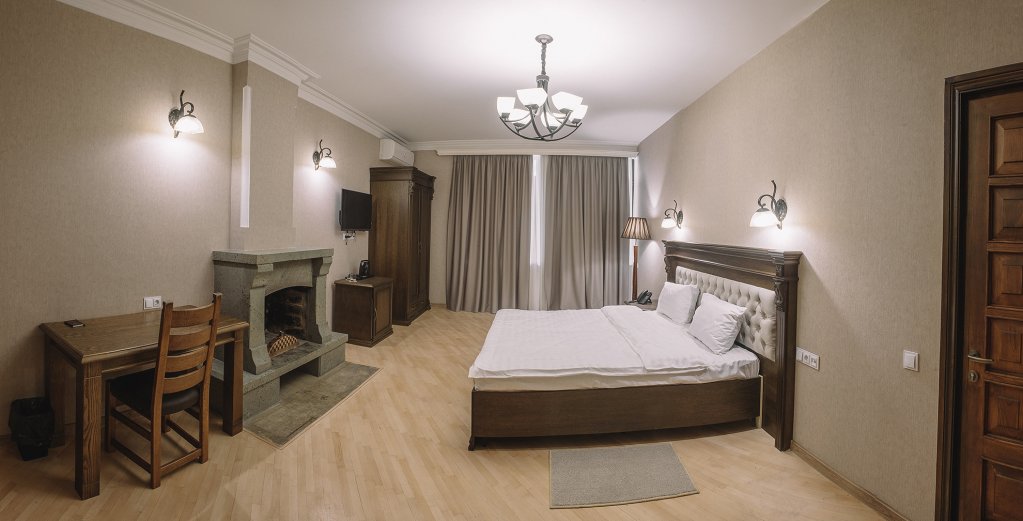 Фото Imperial House