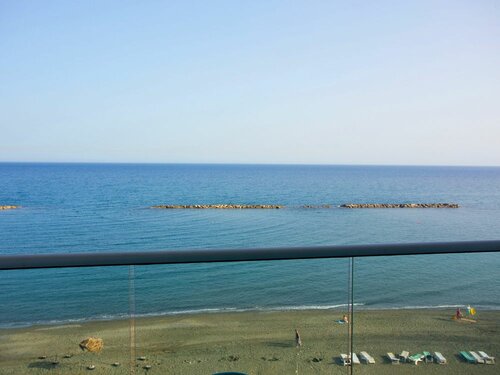 Жильё посуточно Limassol on the Beach Apartment