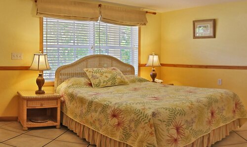 Гостиница Manatee Bay Inn в Форте-Майерсе-Биче