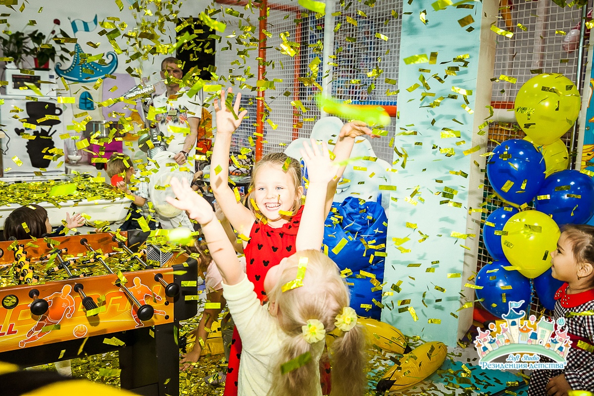 Әйелдің күйеуінің үстемдігі фотосы