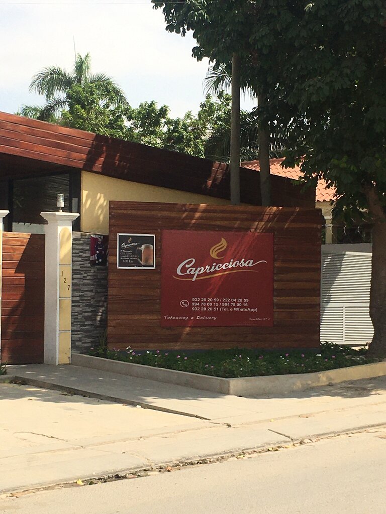 Pizzeria Pizzaria Capricciosa, Loanda, photo